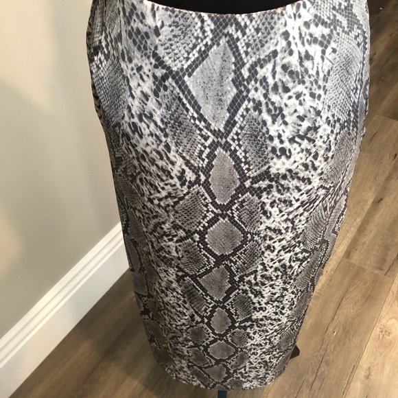 Free Press White & Grey snake print skirt - Picture 5 of 8